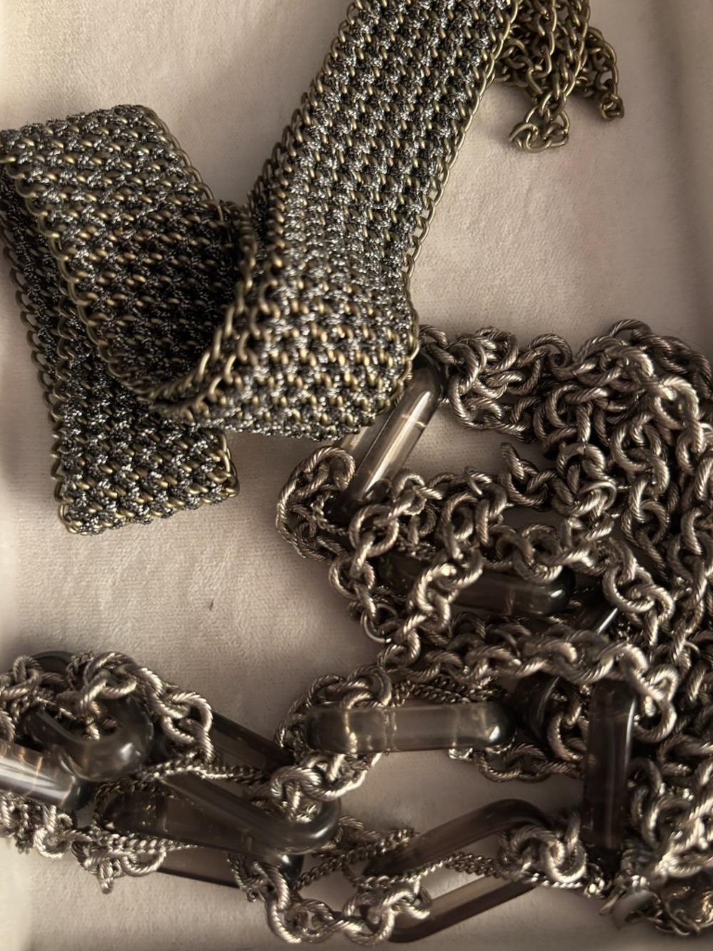 Lot of 2 Silver Tone Fashion Necklaces Mesh Bib & Acrylic Link Chain Necklace